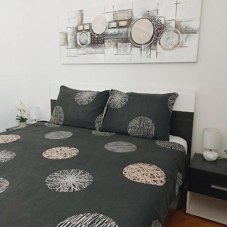 Apartment Rose Malinska Buitenkant foto