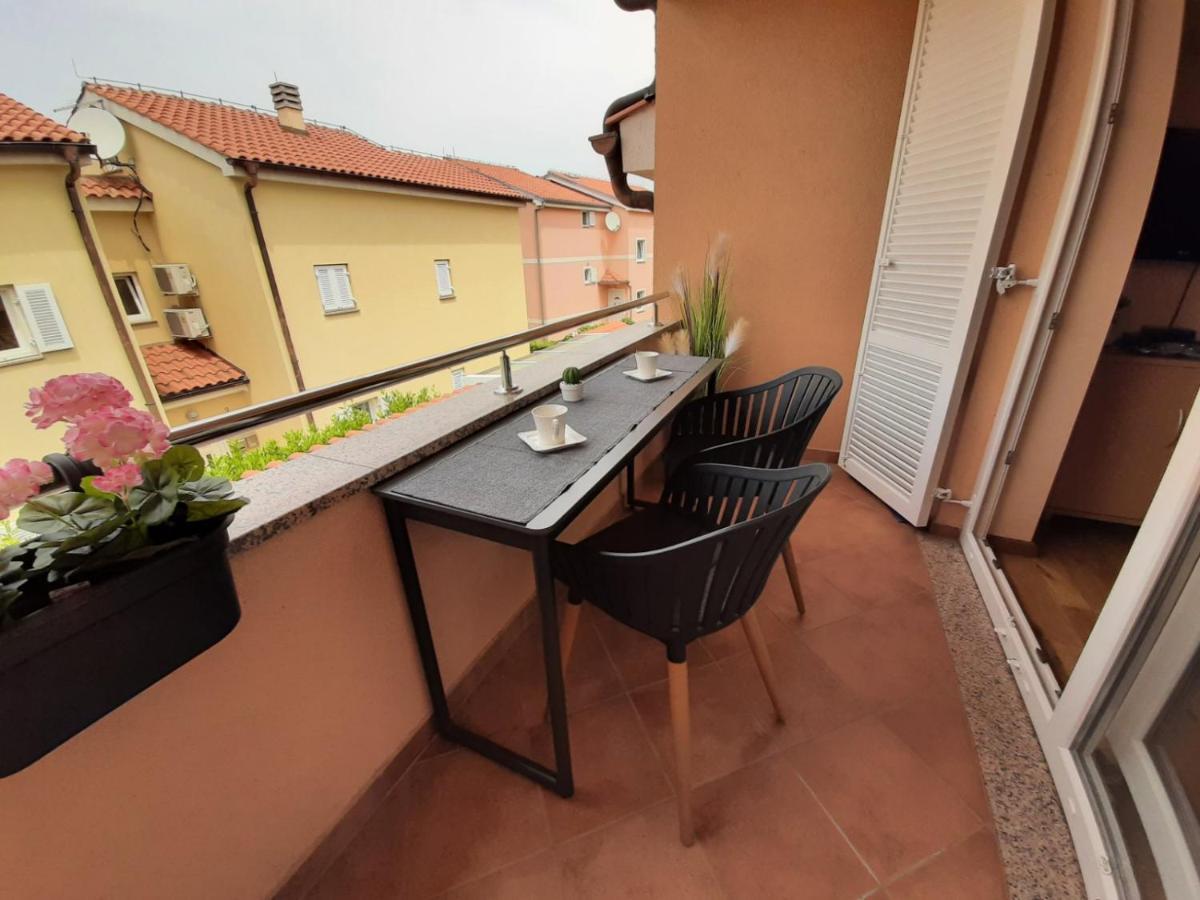 Apartment Rose Malinska Buitenkant foto
