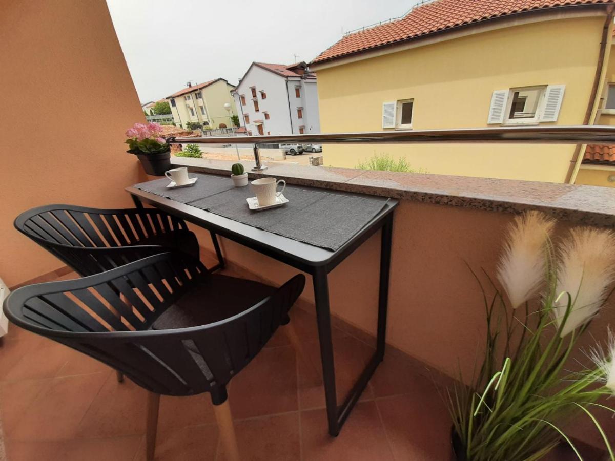Apartment Rose Malinska Buitenkant foto