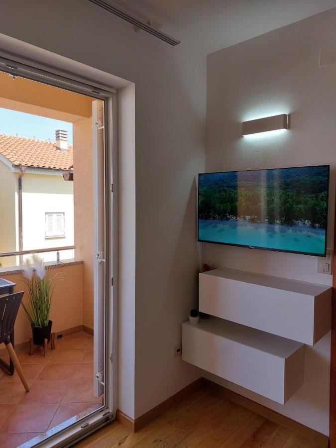 Apartment Rose Malinska Buitenkant foto
